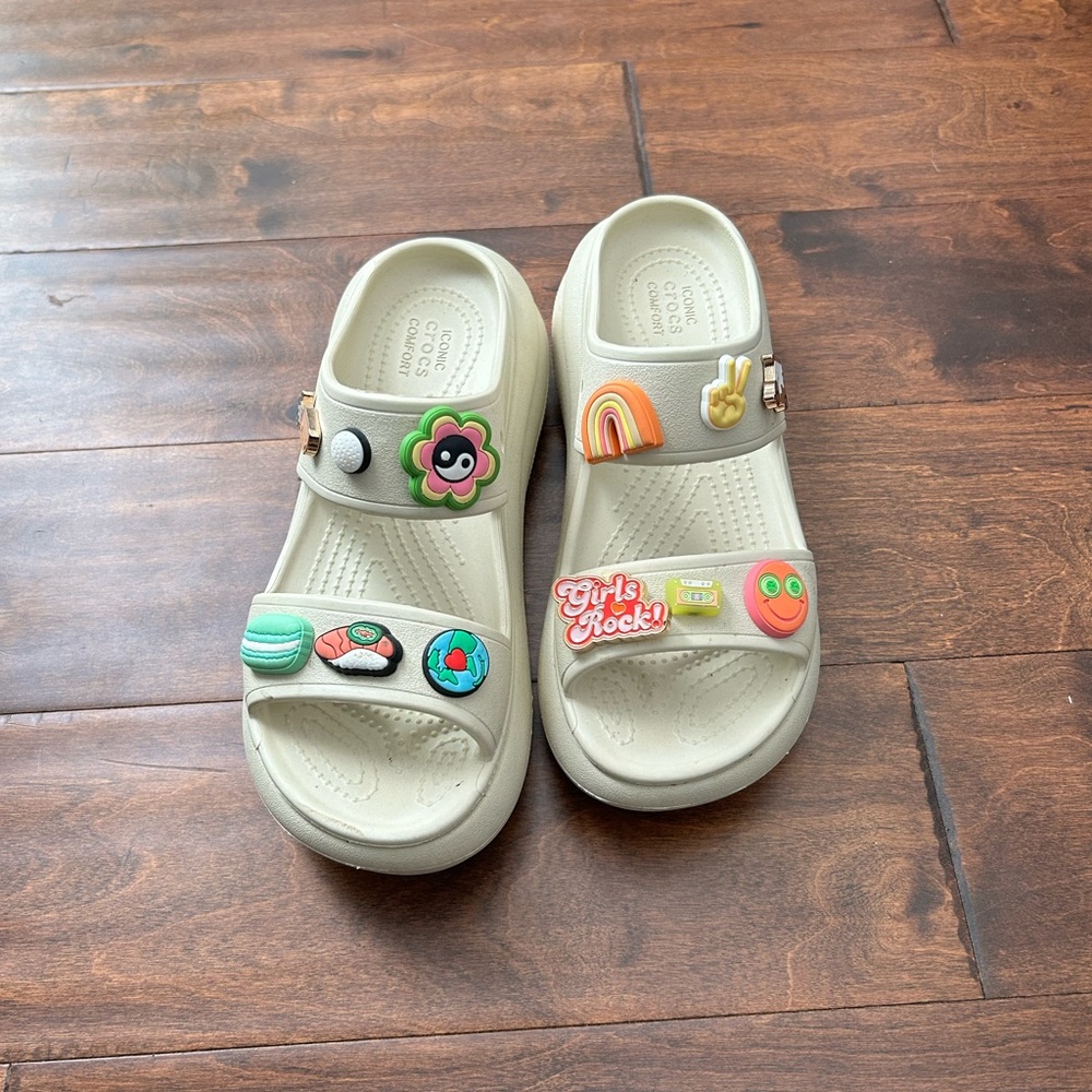 Crocs W7